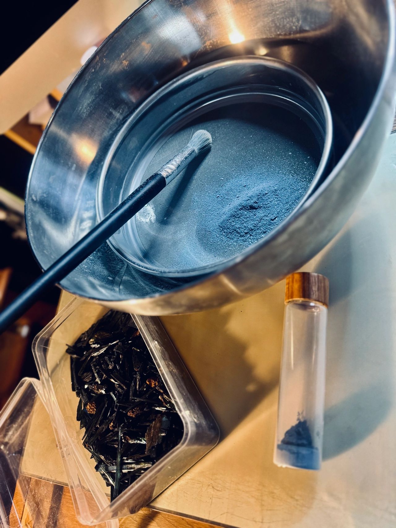 Vivianite sous différentes formes (Crédit : Lapisorium 2026)