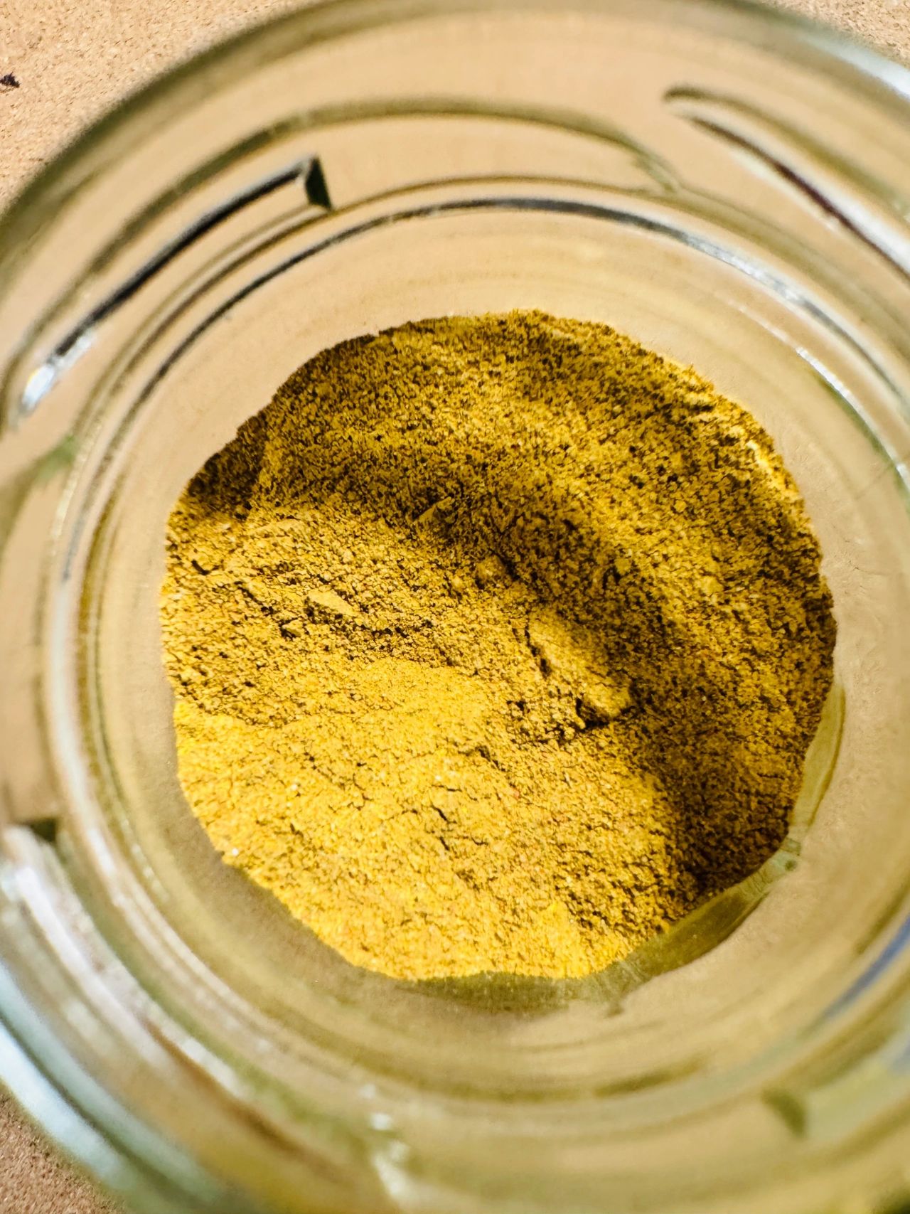 Pigment d'orpiment (Crédit : Lapisorium)